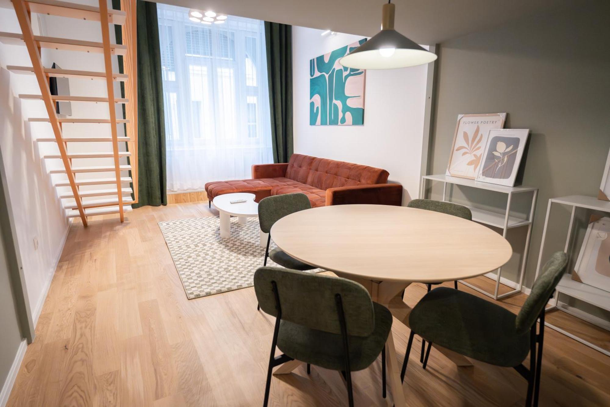 I Got 5 On It #2 - Brand New By Pink Flamingo Appartement Boedapest